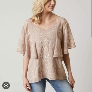 ✨50% OFF✨ NWT BKE Boutique embroidered chiffon blouse